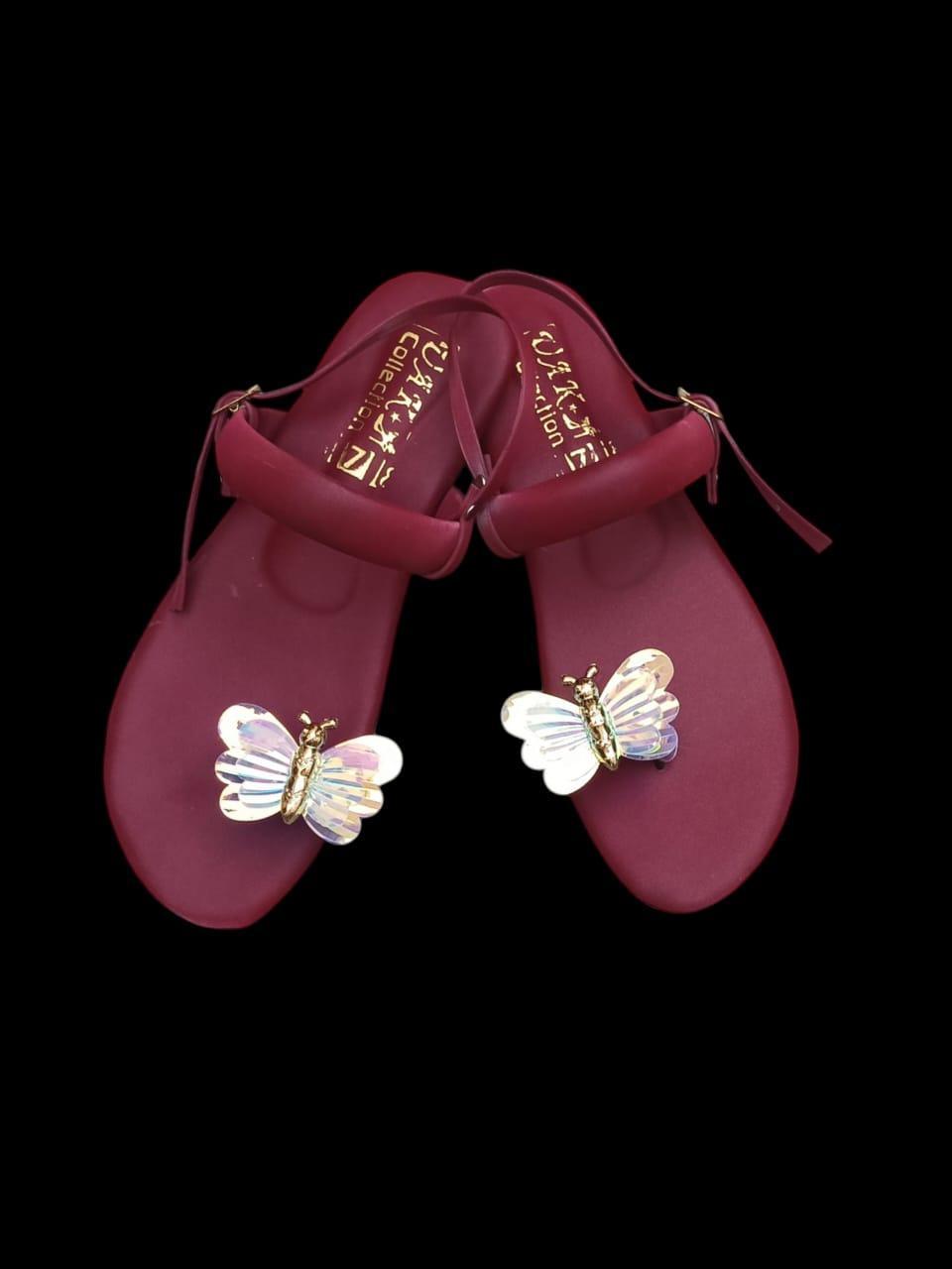 Stylish Women's Fancy Kolhapuri Chappal in Maroon Fabric
